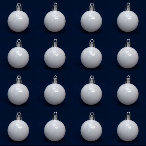 Набір ялинкових іграшок - кулі, 16 шт, D4 см, білий, глянець, пластик (891947)