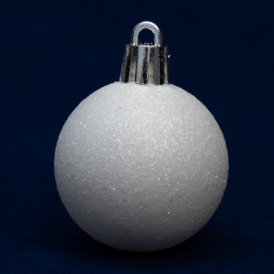 Набір ялинкових іграшок - кулі, 16 шт, D4 см, білий, гліттер, пластик (892005)
