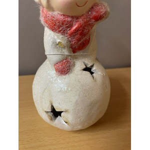 УЦІНКА!!! Декоративна фігурка - Хлопчик зі сніговим комом, 8,5x9x17,5 см, білий з рожевим, магнезія (920128-1)