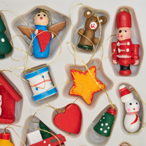 Набір ялинкових іграшок - дерев'яні фігурки, 28 шт, 21x15 см, різнокольоровий, дерево (060122)