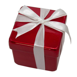 Новорічна ялинкова іграшка - фігурка Подарунок з білим бантом 10 см, червоний, пластик (110230-3)